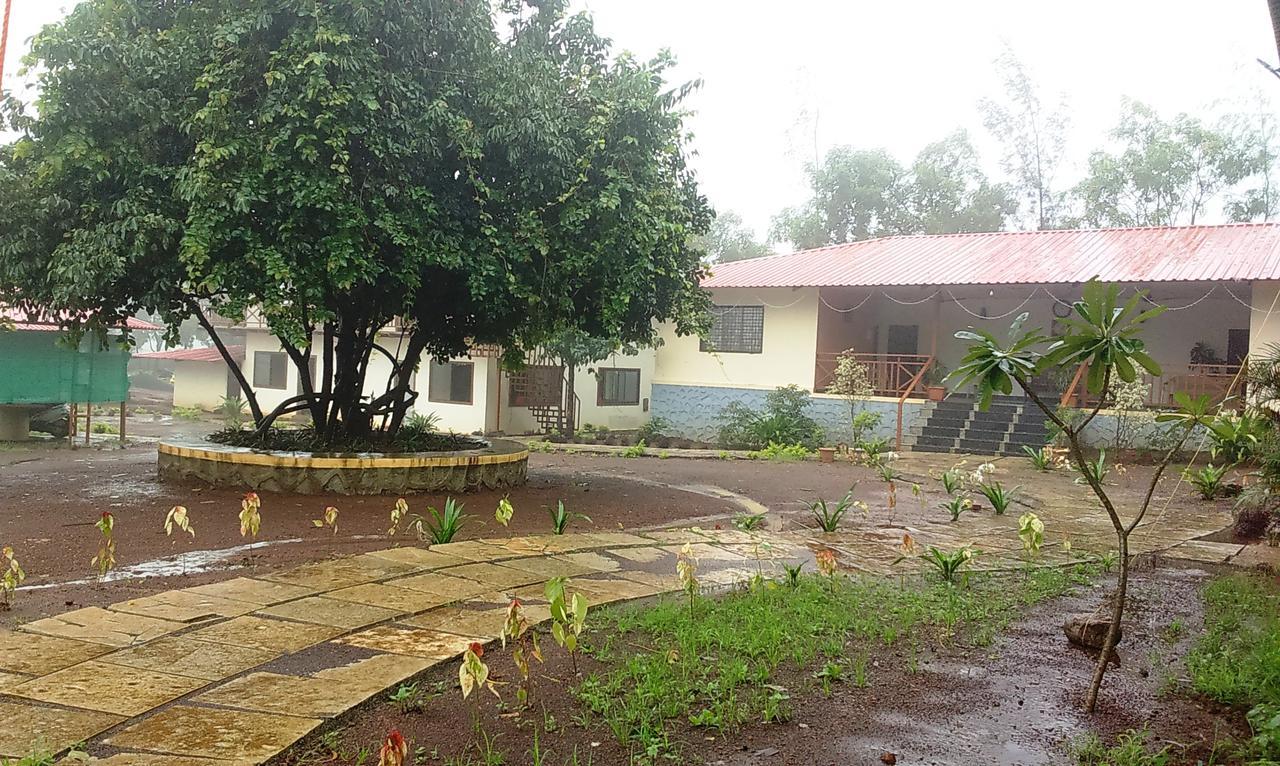 Hotel Prakruti Agro Farm Jawhār Exterior foto
